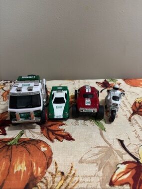HESS Kids Toy Vehicle Set - Green, White, Red, Black